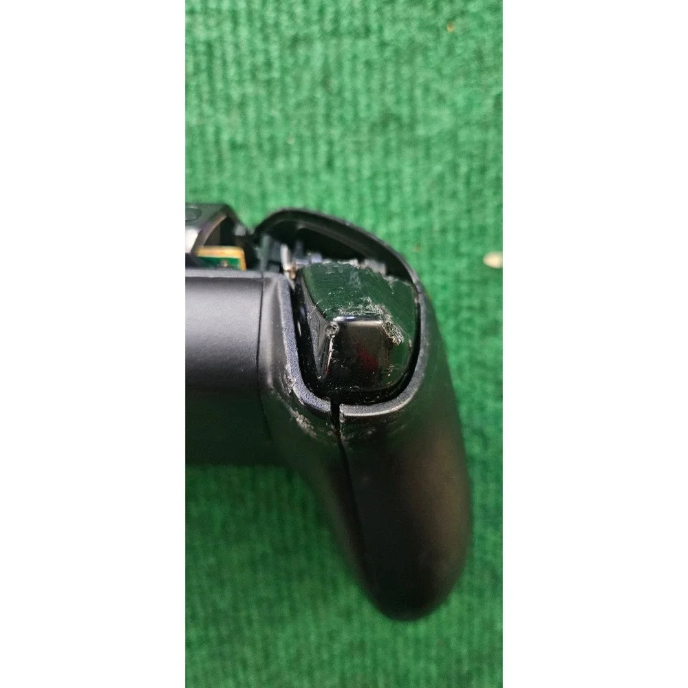 Xbox One Wireless Controller Black‎ Damaged For Parts Or Repair